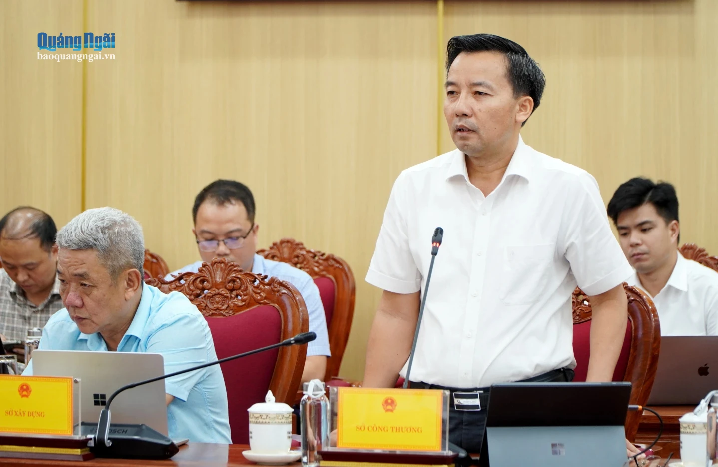Ông Nguyễn Thanh Mân - Giám đốc Sở Công Thương tham gia ý kiến tại cuộc họp.