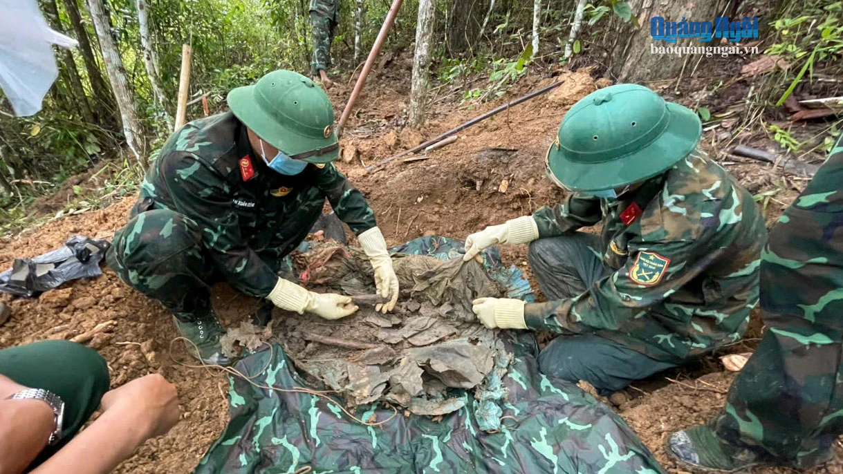 Quy tập 1 h&agrave;i cốt liệt sĩ tại x&atilde; Đăk P&eacute;k