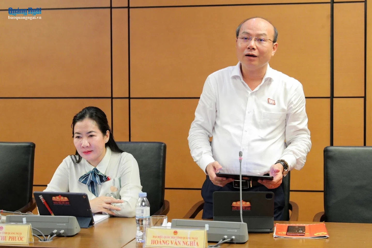 Đại biểu Quốc hội Hoàng Văn Nghĩa phát biểu thảo luận.