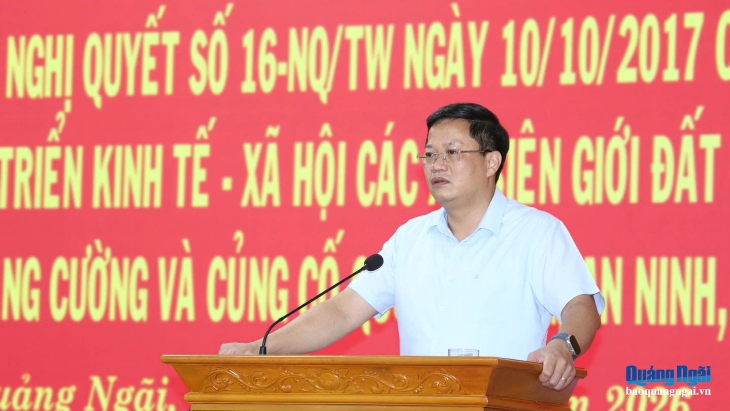 Phó Bí thư Tỉnh ủy, Chủ tịch UBND tỉnh Nguyễn Đức Tâm phát biểu tại hội nghị.