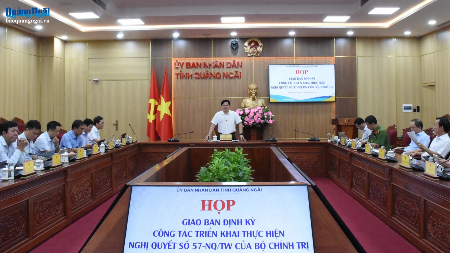 Phó Chủ tịch UBND tỉnh Trần Phước Hiền chủ trì cuộc họp.