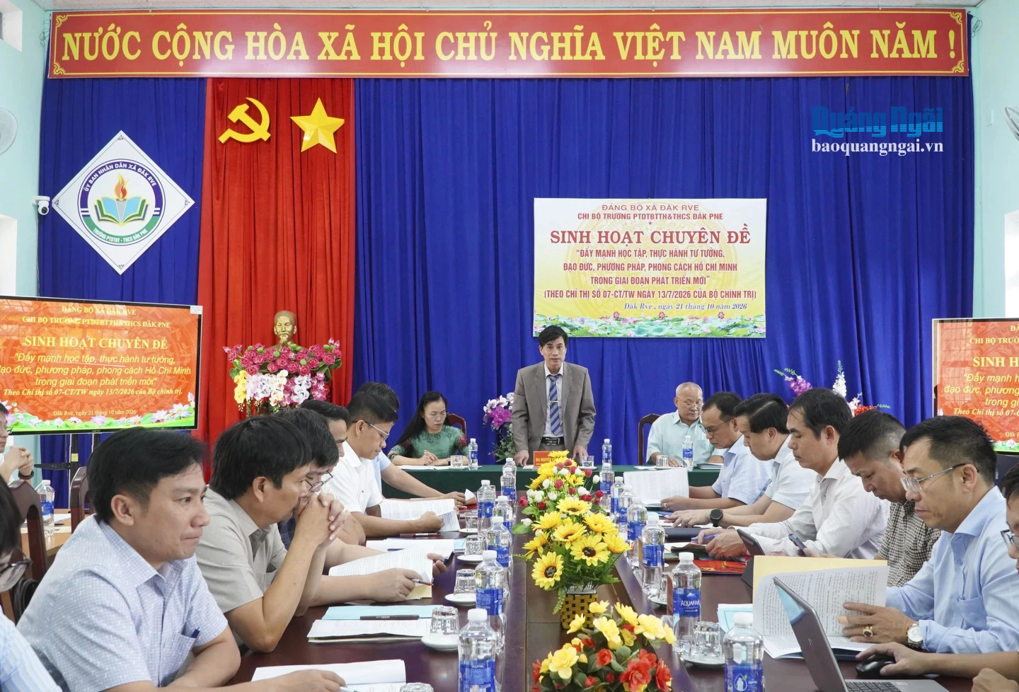 Chi bộ Trường Phổ thông Dân tộc bán trú Tiểu học và THCS Đăk Pne tổ chức sinh hoạt chuyên đề.