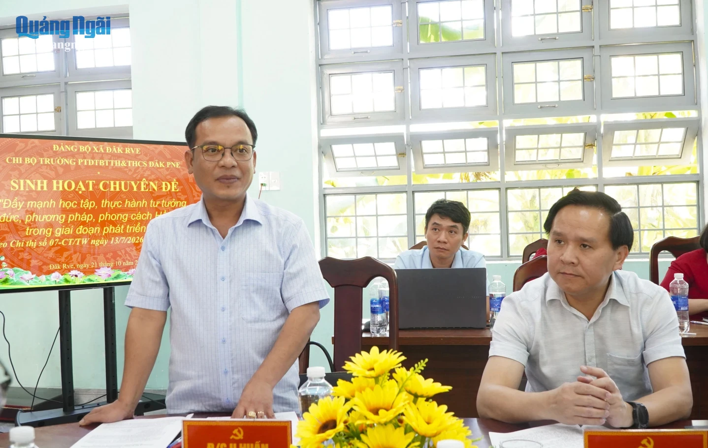Ủy viên dự khuyết Trung ương Đảng, Phó Bí thư Thường trực Tỉnh ủy, Chủ tịch Ủy ban MTTQ Việt Nam tỉnh U Huấn phát biểu chỉ đạo tại buổi sinh hoạt.