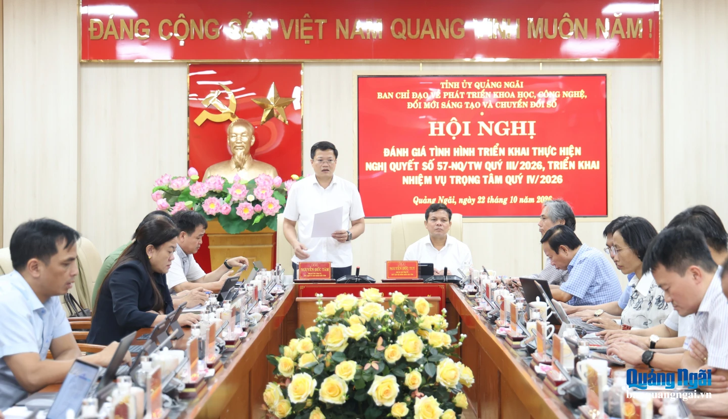 Phó Bí thư Tỉnh ủy, Chủ tịch UBND tỉnh Nguyễn Đức Tâm chủ trì hội nghị.