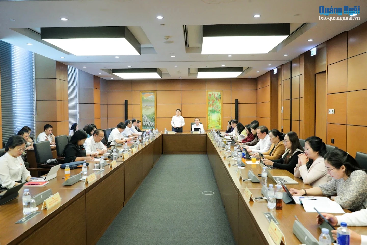 Quang cảnh phiên thảo luận tại tổ.