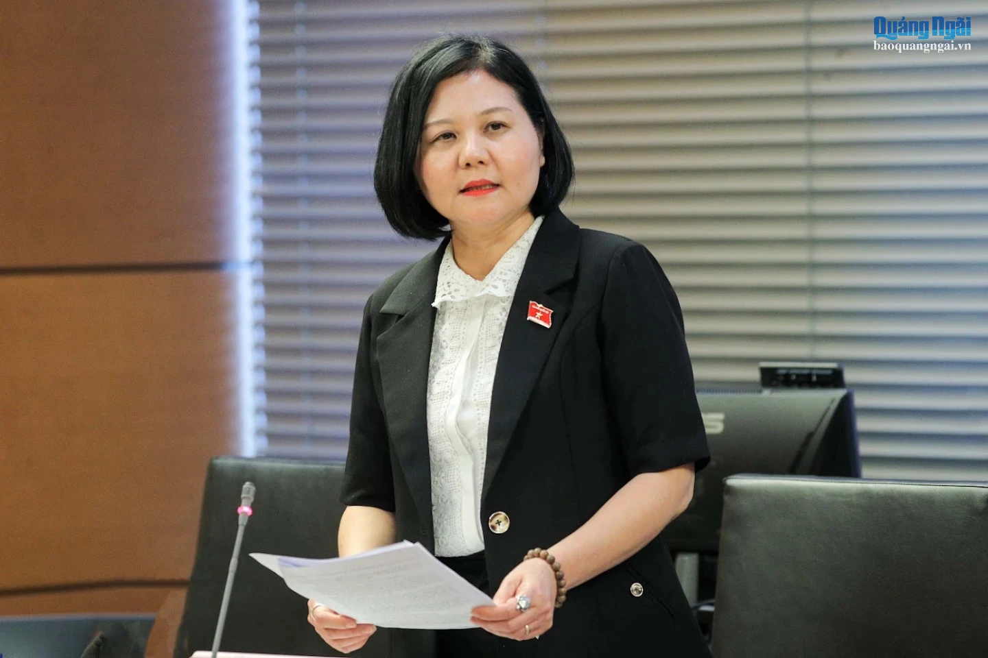 Đại biểu Quốc hội Trần Thị Hồng An phát biểu thảo luận.