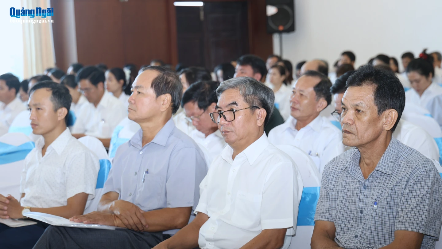 Các đại biểu tham dự hội nghị tập huấn.