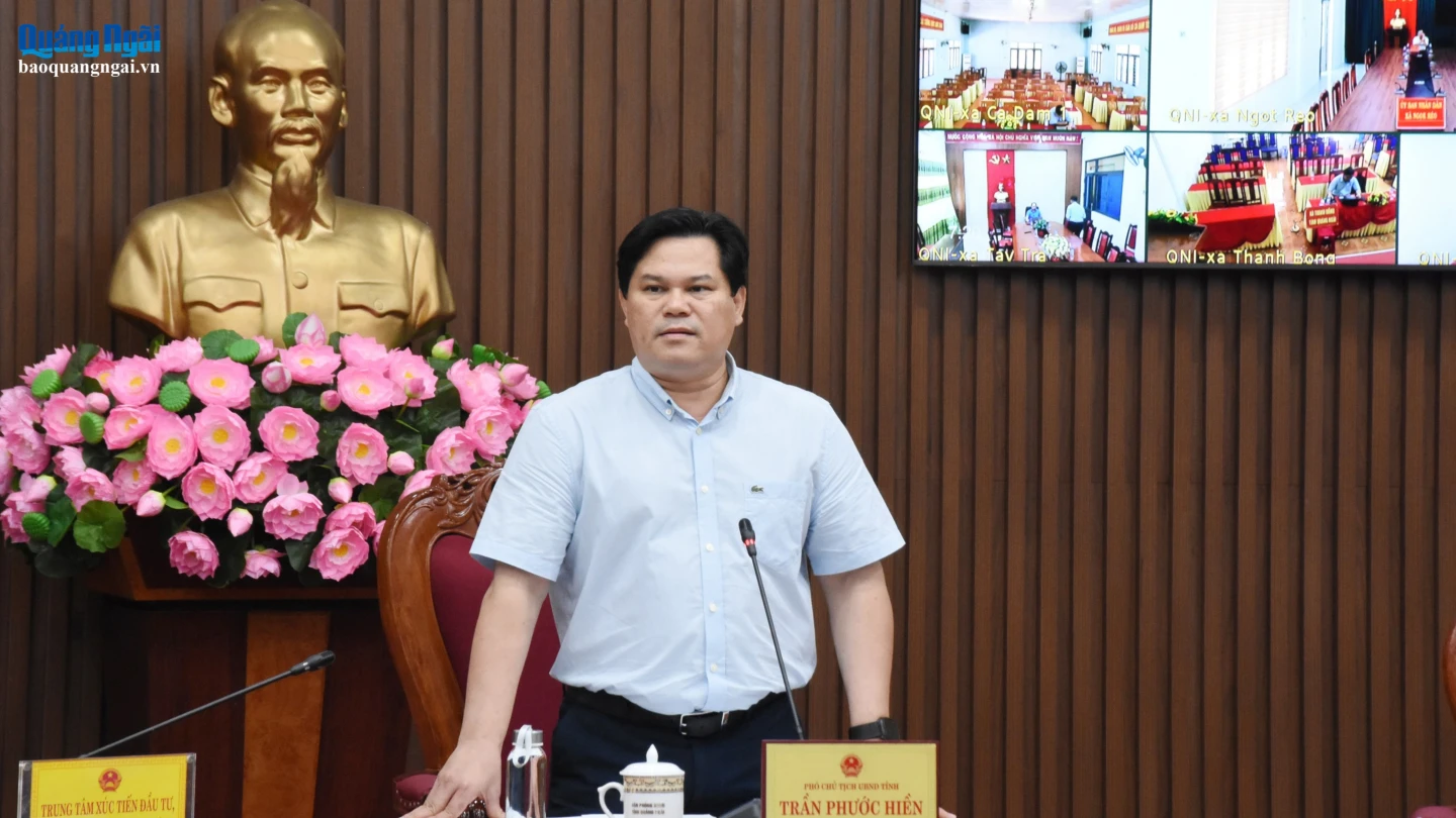 Phó Chủ tịch UBND tỉnh Trần Phước Hiền phát biểu chỉ đạo tại cuộc họp.
