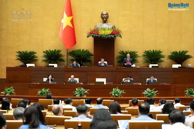 Quang cảnh phiên thảo luận tại hội trường.