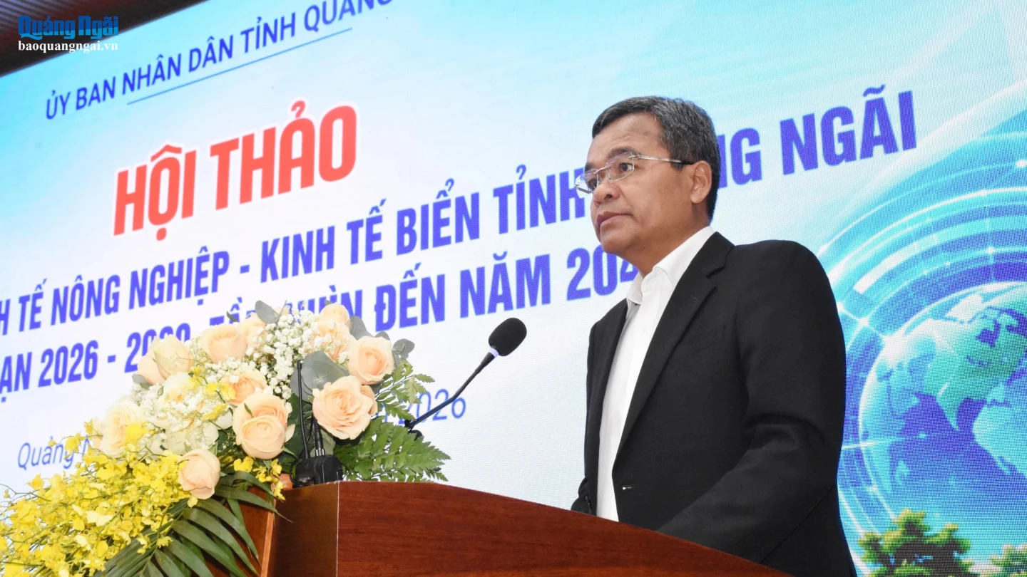 Ủy viên Trung ương Đảng, Bí thư Tỉnh ủy Hồ Văn Niên phát biểu khai mạc hội thảo.