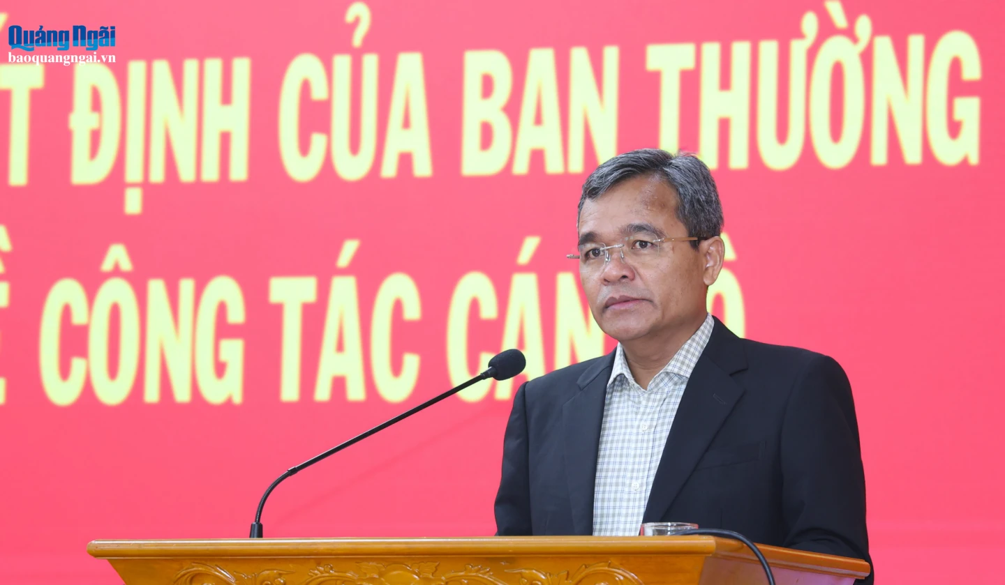 Ủy viên Trung ương Đảng, Bí thư Tỉnh ủy Hồ Văn Niên phát biểu tại hội nghị. 