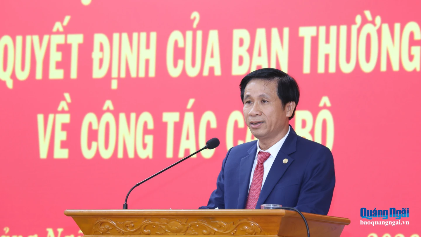 Đồng chí Hoàng Trung Thông phát biểu nhận nhiệm vụ.