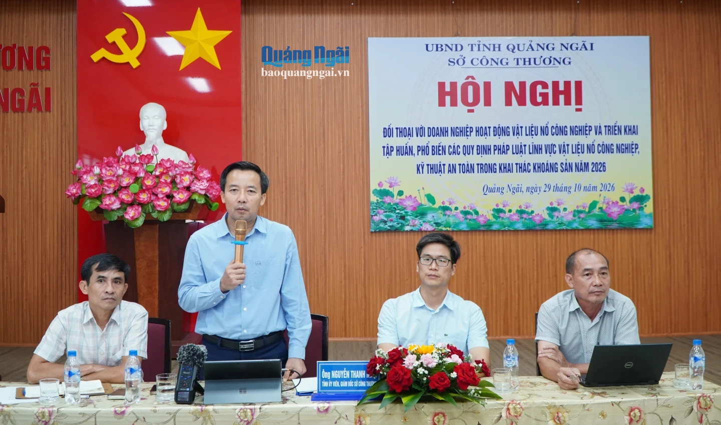 Đối thoại với doanh nghiệp hoạt động trong lĩnh vực vật liệu nổ công nghiệp