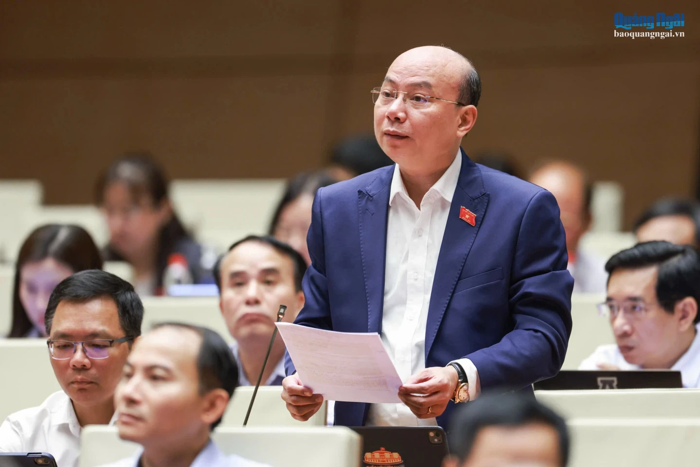Đại biểu Quốc hội Hoàng Văn Nghĩa phát biểu thảo luận tại hội trường.