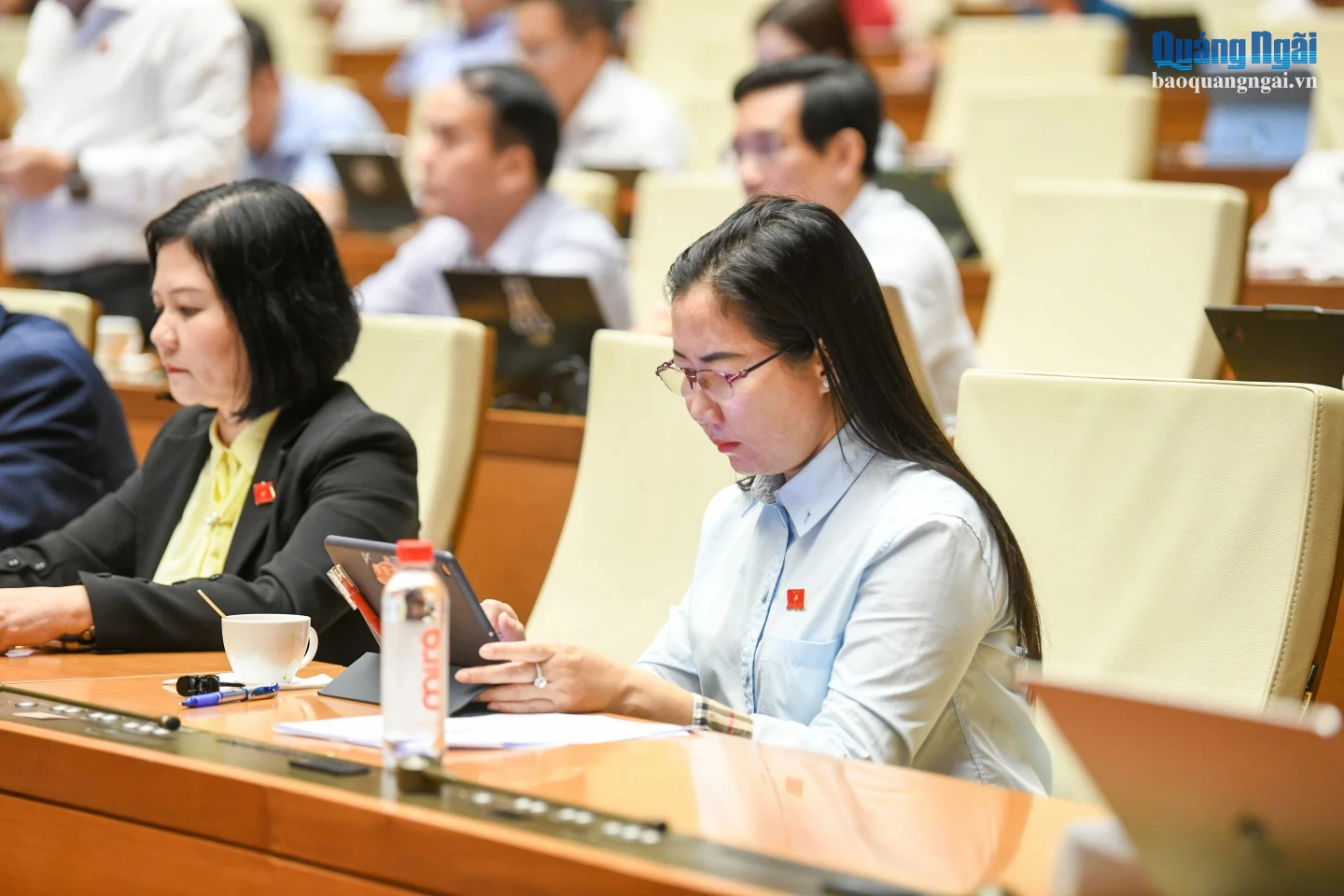 Đoàn ĐBQH tỉnh Quảng Ngãi tham dự phiên thảo luận hội trường.