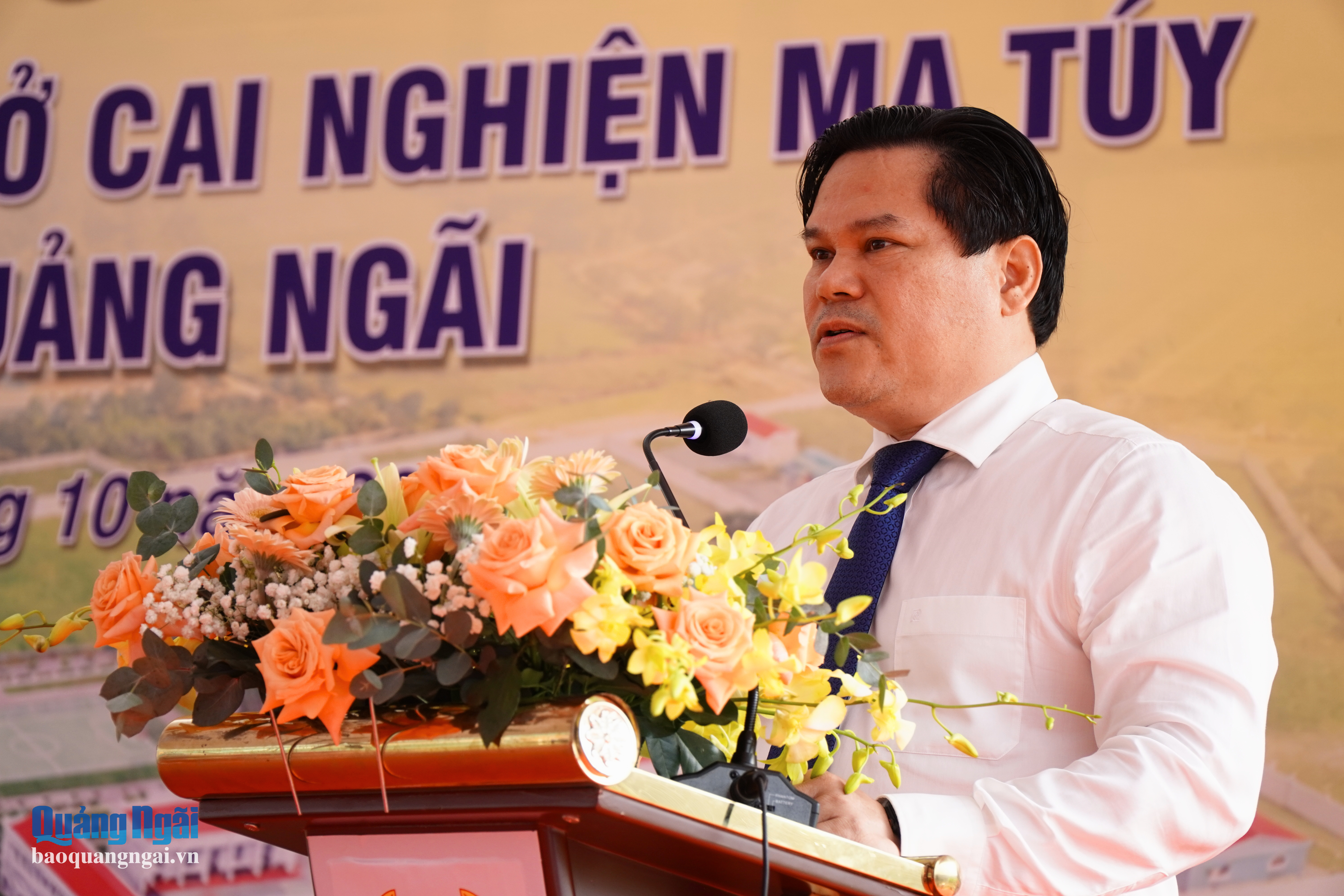 Phó Chủ tịch UBND tỉnh Trần Phước Hiền phát biểu tại buổi lễ.