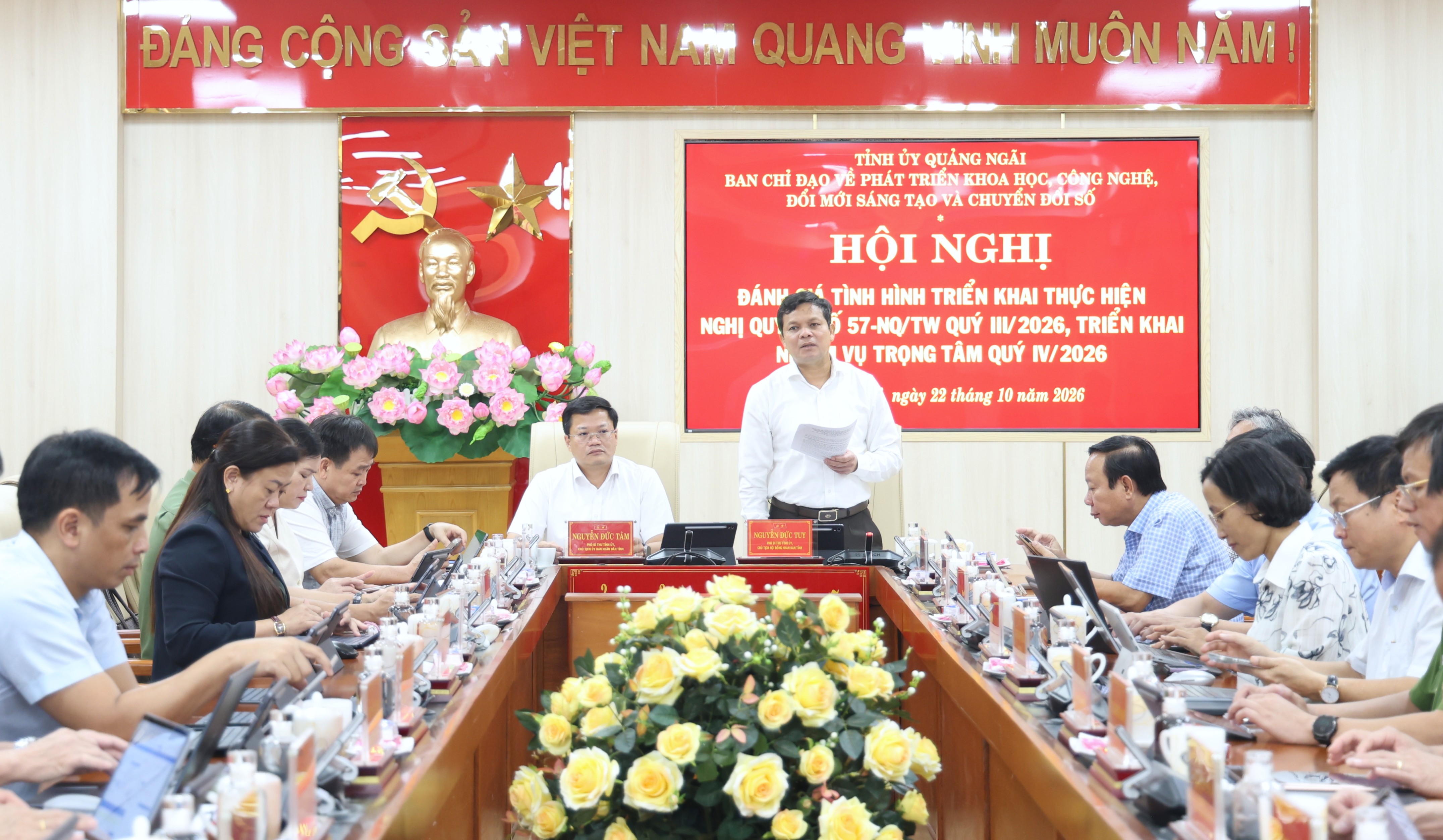 Phó Bí thư Tỉnh ủy, Chủ tịch HĐND tỉnh Nguyễn Đức Tuy phát biểu tại hội nghị.