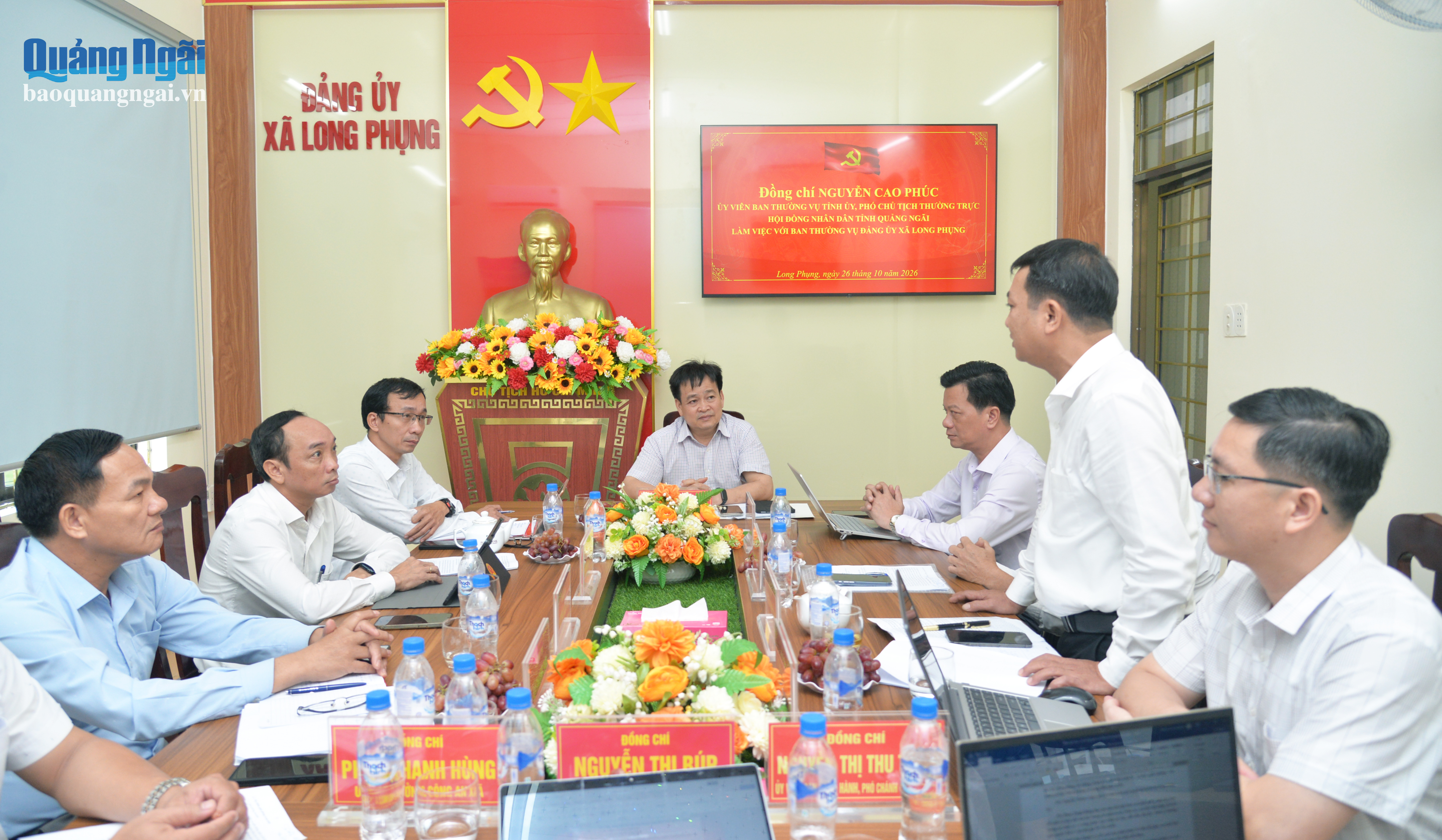 Quang cảnh buổi làm việc.
