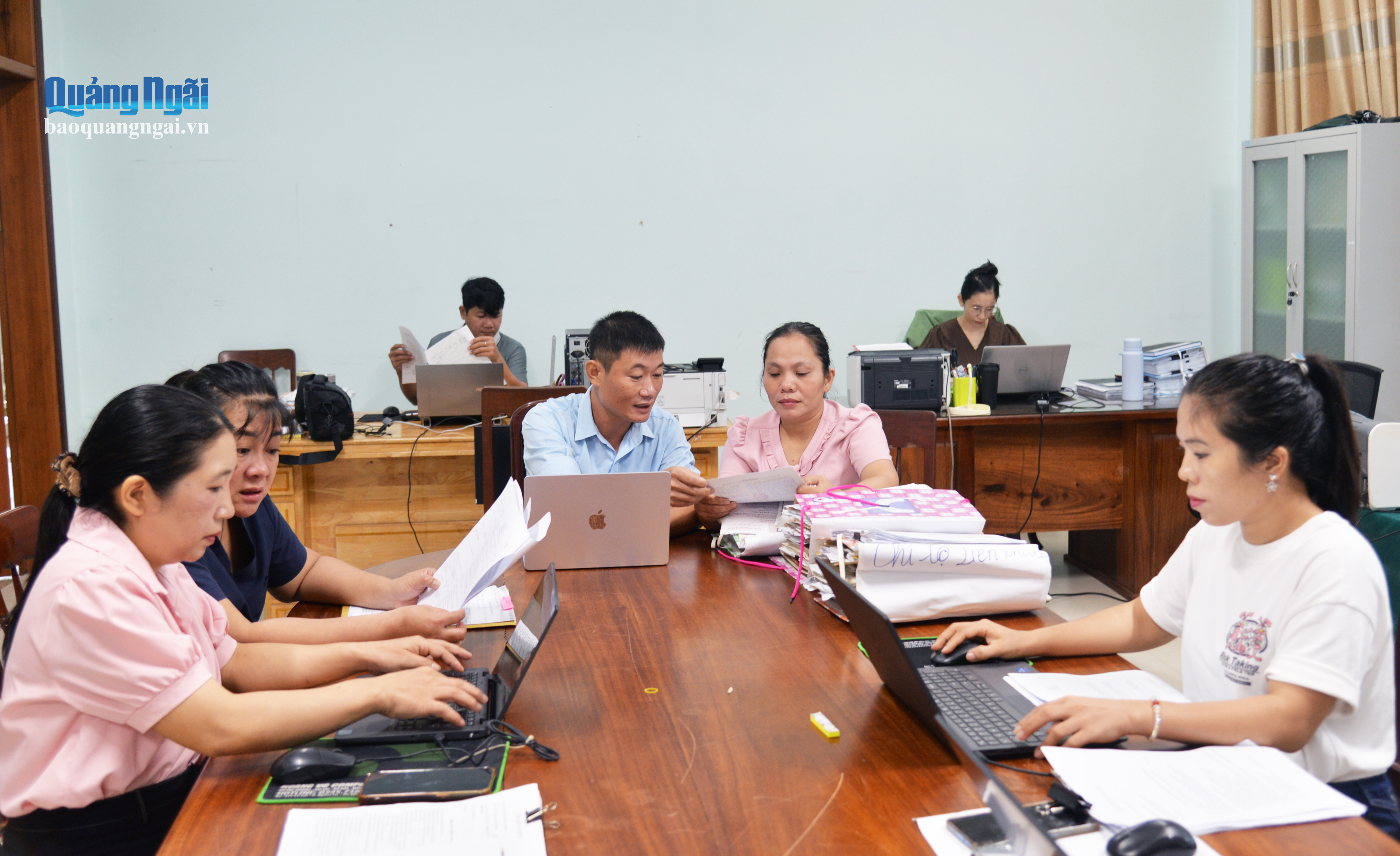 Quảng Ngãi phấn đấu đến ngày 30/11/2026 sẽ hoàn thành công tác số hóa hồ sơ đảng viên.