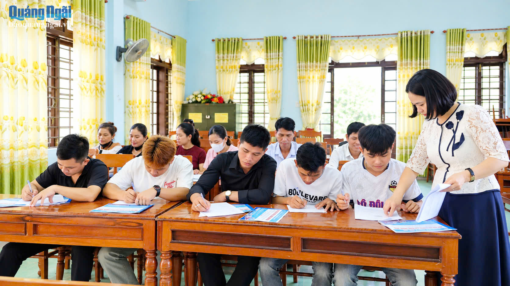Nhiều cơ hội việc làm tại quê hương